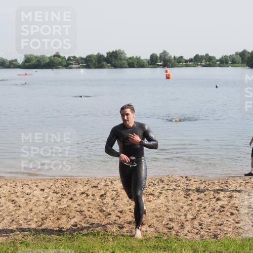 21.06.2025 - 27. Vierlanden-Triathlon MichiJ http://msf.ph/oto/7978634 15.06.2026 08:50:11 Schwimmen 68 meine-sportfotos.de