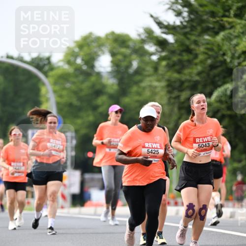 15.06.2025 - REWE Women's Run Dr. Thomas Lammeyer http://msf.ph/oto/7978647 15.06.2025 10:43:55 Laufen 5472, 5043, 5425 meine-sportfotos.de