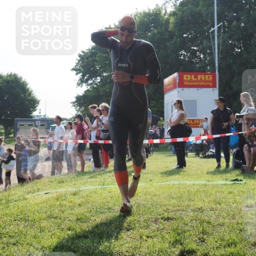 15.06.2025 - 27. Vierlanden-Triathlon KatJ http://msf.ph/oto/7978650 15.06.2025 08:41:04 Schwimmen 99, 114, 129, 147 meine-sportfotos.de