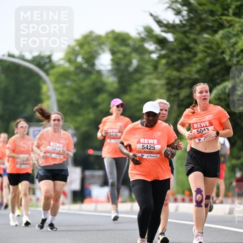 15.06.2025 - REWE Women's Run Dr. Thomas Lammeyer http://msf.ph/oto/7978651 15.06.2025 10:43:55 Laufen 5472, 5426, 5425, 5043 meine-sportfotos.de