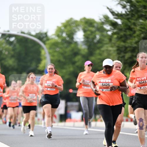 15.06.2025 - REWE Women's Run Dr. Thomas Lammeyer http://msf.ph/oto/7978653 15.06.2025 10:43:55 Laufen 5647, 5043, 5426, 547, 5425 meine-sportfotos.de