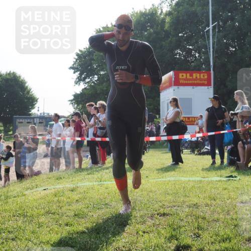 15.06.2025 - 27. Vierlanden-Triathlon KatJ http://msf.ph/oto/7978654 15.06.2025 08:41:04 Schwimmen 99, 114, 129, 147 meine-sportfotos.de