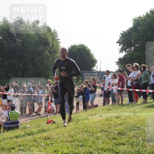 15.06.2025 - 27. Vierlanden-Triathlon KatJ http://msf.ph/oto/7978677 15.06.2025 08:41:07 Schwimmen 99, 109, 114, 129, 147 meine-sportfotos.de