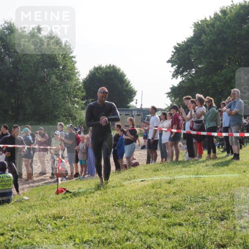15.06.2025 - 27. Vierlanden-Triathlon KatJ http://msf.ph/oto/7978692 15.06.2025 08:41:09 Schwimmen 99, 109, 114, 129, 138, 147 meine-sportfotos.de