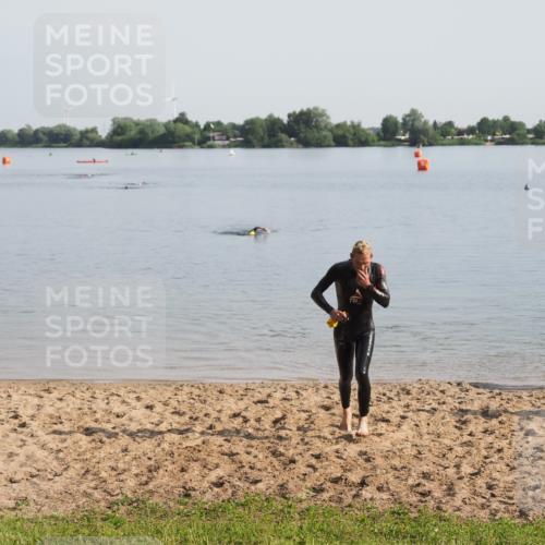 21.06.2025 - 27. Vierlanden-Triathlon MichiJ http://msf.ph/oto/7978702 15.06.2026 08:50:34 Schwimmen 143 meine-sportfotos.de