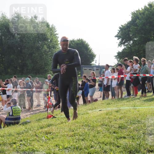 15.06.2025 - 27. Vierlanden-Triathlon KatJ http://msf.ph/oto/7978712 15.06.2025 08:41:10 Schwimmen 99, 109, 114, 129, 138, 147, 176 meine-sportfotos.de
