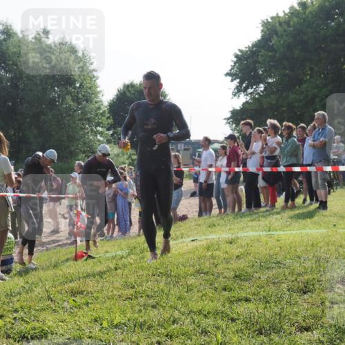 15.06.2025 - 27. Vierlanden-Triathlon KatJ http://msf.ph/oto/7978742 15.06.2025 08:41:13 Schwimmen 22, 99, 109, 129, 138, 147, 176 meine-sportfotos.de