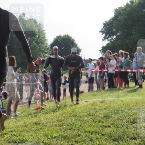 15.06.2025 - 27. Vierlanden-Triathlon KatJ http://msf.ph/oto/7978762 15.06.2025 08:41:15 Schwimmen 22, 99, 109, 111, 129, 138, 147, 176 meine-sportfotos.de