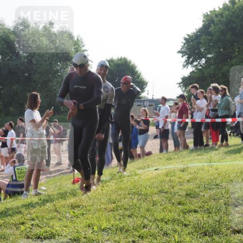 15.06.2025 - 27. Vierlanden-Triathlon KatJ http://msf.ph/oto/7978789 15.06.2025 08:41:16 Schwimmen 22, 99, 109, 111, 129, 138, 147, 176 meine-sportfotos.de