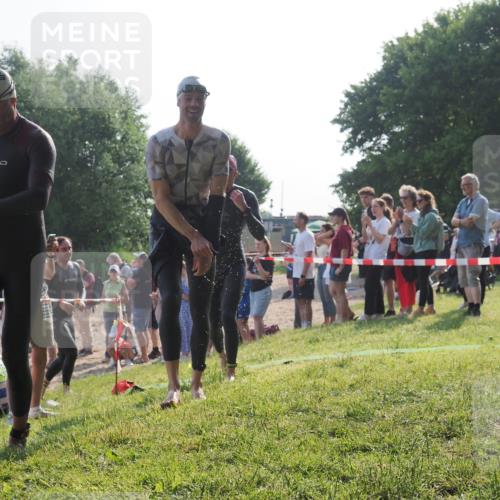 15.06.2025 - 27. Vierlanden-Triathlon KatJ http://msf.ph/oto/7978803 15.06.2025 08:41:17 Schwimmen 22, 109, 111, 129, 138, 147, 176 meine-sportfotos.de