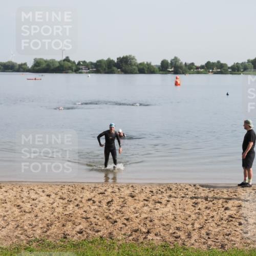21.06.2025 - 27. Vierlanden-Triathlon MichiJ http://msf.ph/oto/7978811 15.06.2026 08:52:26 Schwimmen 163 meine-sportfotos.de