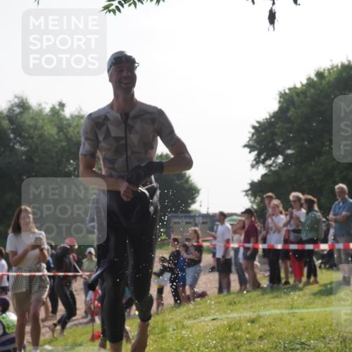 15.06.2025 - 27. Vierlanden-Triathlon KatJ http://msf.ph/oto/7978819 15.06.2025 08:41:18 Schwimmen 22, 109, 111, 129, 138, 147, 176 meine-sportfotos.de