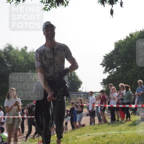 15.06.2025 - 27. Vierlanden-Triathlon KatJ http://msf.ph/oto/7978822 15.06.2025 08:41:18 Schwimmen 22, 109, 111, 129, 138, 147, 176 meine-sportfotos.de