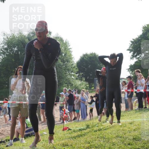 15.06.2025 - 27. Vierlanden-Triathlon KatJ http://msf.ph/oto/7978845 15.06.2025 08:41:21 Schwimmen 22, 109, 111, 138, 176 meine-sportfotos.de