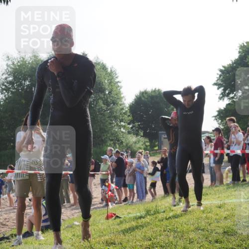 15.06.2025 - 27. Vierlanden-Triathlon KatJ http://msf.ph/oto/7978848 15.06.2025 08:41:21 Schwimmen 22, 109, 111, 138, 176 meine-sportfotos.de