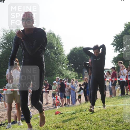 15.06.2025 - 27. Vierlanden-Triathlon KatJ http://msf.ph/oto/7978852 15.06.2025 08:41:21 Schwimmen 22, 109, 111, 138, 176 meine-sportfotos.de