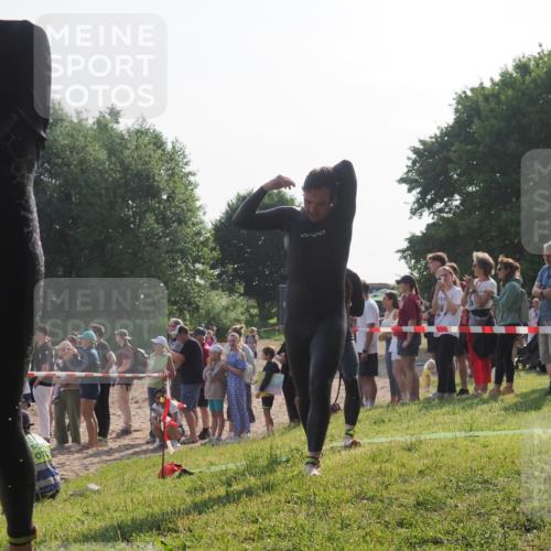 15.06.2025 - 27. Vierlanden-Triathlon KatJ http://msf.ph/oto/7978853 15.06.2025 08:41:21 Schwimmen 22, 109, 111, 138, 176 meine-sportfotos.de