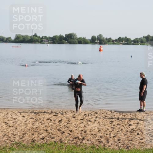 21.06.2025 - 27. Vierlanden-Triathlon MichiJ http://msf.ph/oto/7978863 15.06.2026 08:52:29 Schwimmen 163 meine-sportfotos.de