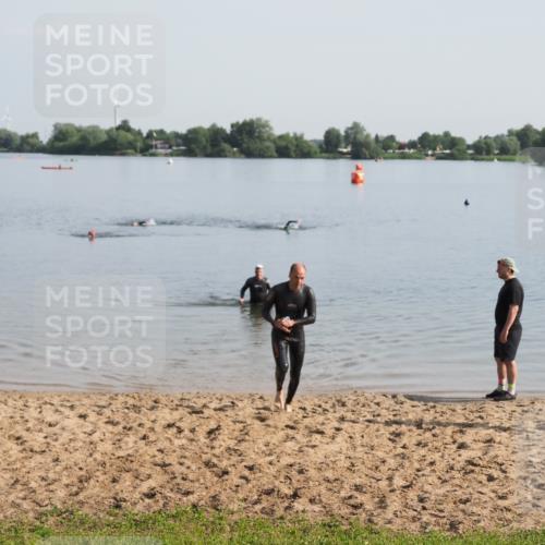 21.06.2025 - 27. Vierlanden-Triathlon MichiJ http://msf.ph/oto/7978873 15.06.2026 08:52:30 Schwimmen 163 meine-sportfotos.de