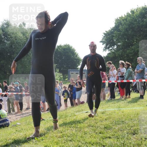 15.06.2025 - 27. Vierlanden-Triathlon KatJ http://msf.ph/oto/7978878 15.06.2025 08:41:23 Schwimmen 22, 109, 111, 138, 176 meine-sportfotos.de