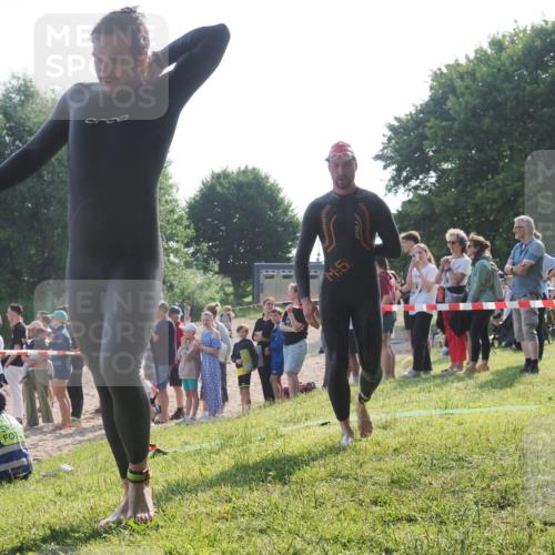 15.06.2025 - 27. Vierlanden-Triathlon KatJ http://msf.ph/oto/7978884 15.06.2025 08:41:23 Schwimmen 22, 109, 111, 138, 176 meine-sportfotos.de