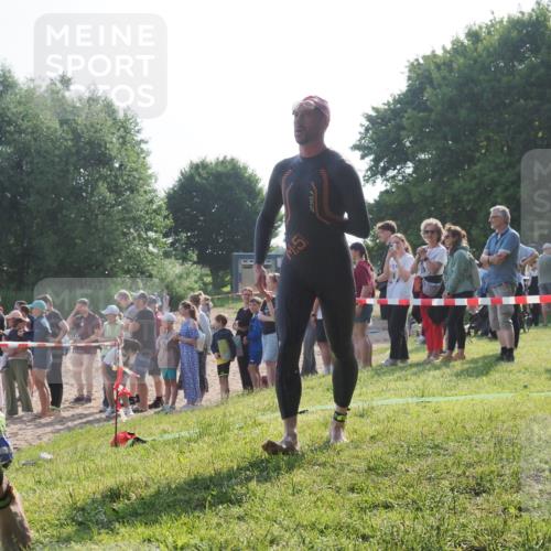 15.06.2025 - 27. Vierlanden-Triathlon KatJ http://msf.ph/oto/7978890 15.06.2025 08:41:24 Schwimmen 22, 111, 138, 176 meine-sportfotos.de
