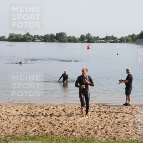 21.06.2025 - 27. Vierlanden-Triathlon MichiJ http://msf.ph/oto/7978894 15.06.2026 08:52:31 Schwimmen 163 meine-sportfotos.de