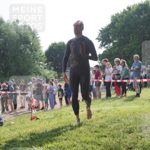 15.06.2025 - 27. Vierlanden-Triathlon KatJ http://msf.ph/oto/7978896 15.06.2025 08:41:24 Schwimmen 22, 111, 138, 176 meine-sportfotos.de