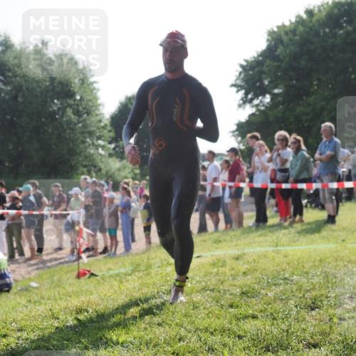 15.06.2025 - 27. Vierlanden-Triathlon KatJ http://msf.ph/oto/7978904 15.06.2025 08:41:24 Schwimmen 22, 111, 138, 176 meine-sportfotos.de