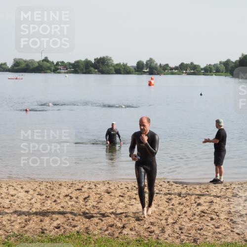 21.06.2025 - 27. Vierlanden-Triathlon MichiJ http://msf.ph/oto/7978908 15.06.2026 08:52:32 Schwimmen 163 meine-sportfotos.de