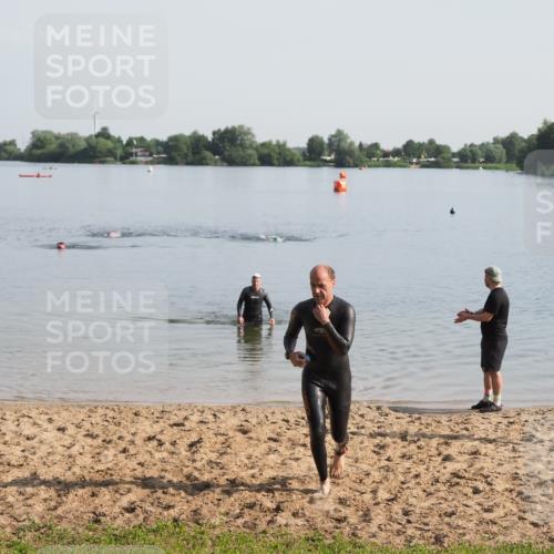 21.06.2025 - 27. Vierlanden-Triathlon MichiJ http://msf.ph/oto/7978911 15.06.2026 08:52:32 Schwimmen 163 meine-sportfotos.de