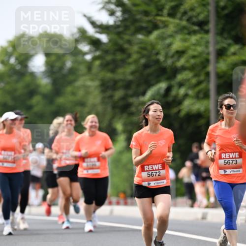 15.06.2025 - REWE Women's Run Dr. Thomas Lammeyer http://msf.ph/oto/7978959 15.06.2025 10:44:13 Laufen 5672, 5673 meine-sportfotos.de