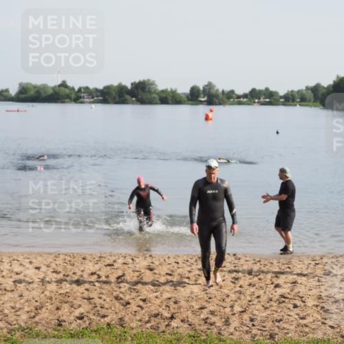 21.06.2025 - 27. Vierlanden-Triathlon MichiJ http://msf.ph/oto/7978963 15.06.2026 08:52:47 Schwimmen 98, 233 meine-sportfotos.de