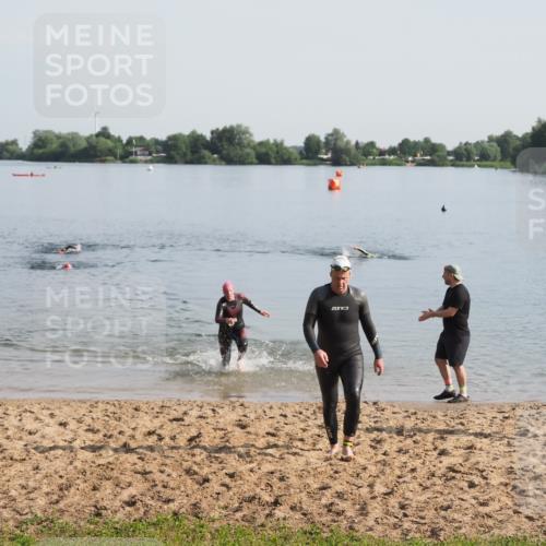 21.06.2025 - 27. Vierlanden-Triathlon MichiJ http://msf.ph/oto/7978966 15.06.2026 08:52:47 Schwimmen 98, 233 meine-sportfotos.de