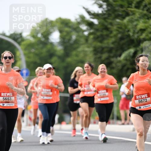 15.06.2025 - REWE Women's Run Dr. Thomas Lammeyer http://msf.ph/oto/7978971 15.06.2025 10:44:14 Laufen 5653, 5071, 5199, 5672 meine-sportfotos.de