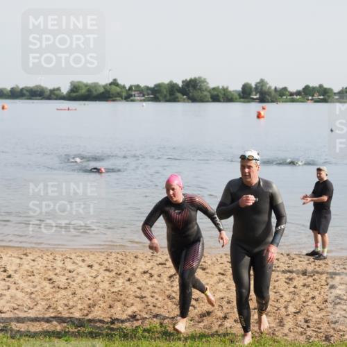 21.06.2025 - 27. Vierlanden-Triathlon MichiJ http://msf.ph/oto/7979000 15.06.2026 08:52:50 Schwimmen 98, 233 meine-sportfotos.de