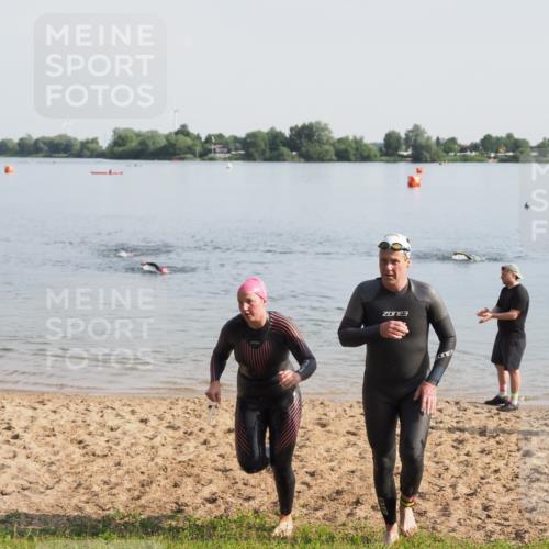21.06.2025 - 27. Vierlanden-Triathlon MichiJ http://msf.ph/oto/7979003 15.06.2026 08:52:50 Schwimmen 98, 233 meine-sportfotos.de