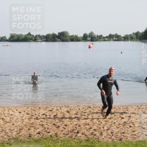 21.06.2025 - 27. Vierlanden-Triathlon MichiJ http://msf.ph/oto/7979049 15.06.2026 08:53:12 Schwimmen 133 meine-sportfotos.de
