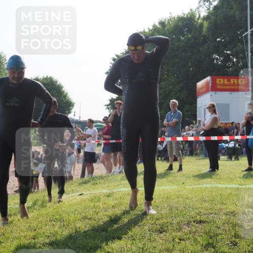 15.06.2025 - 27. Vierlanden-Triathlon KatJ http://msf.ph/oto/7979069 15.06.2025 08:42:18 Schwimmen 71, 121, 128, 135, 191 meine-sportfotos.de