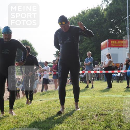 15.06.2025 - 27. Vierlanden-Triathlon KatJ http://msf.ph/oto/7979075 15.06.2025 08:42:18 Schwimmen 71, 121, 128, 135, 191 meine-sportfotos.de