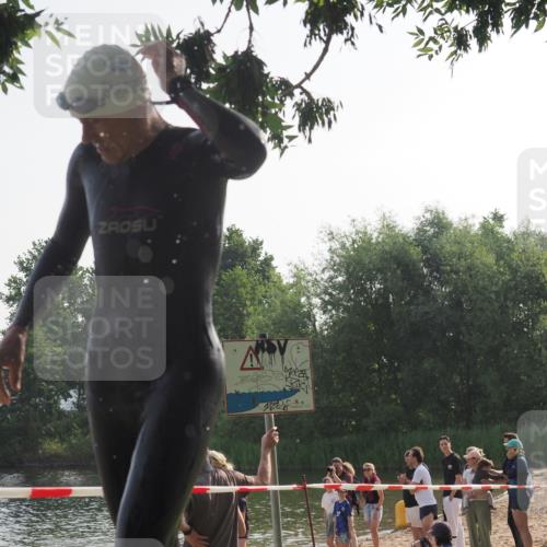 15.06.2025 - 27. Vierlanden-Triathlon KatJ http://msf.ph/oto/7979088 15.06.2025 08:42:23 Schwimmen 71, 121, 135, 191 meine-sportfotos.de