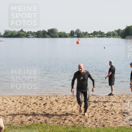 21.06.2025 - 27. Vierlanden-Triathlon MichiJ http://msf.ph/oto/7979130 15.06.2026 08:53:23 Schwimmen 162, 169 meine-sportfotos.de