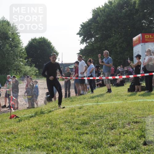 15.06.2025 - 27. Vierlanden-Triathlon KatJ http://msf.ph/oto/7979141 15.06.2025 08:43:02 Schwimmen 18, 72, 137, 154 meine-sportfotos.de