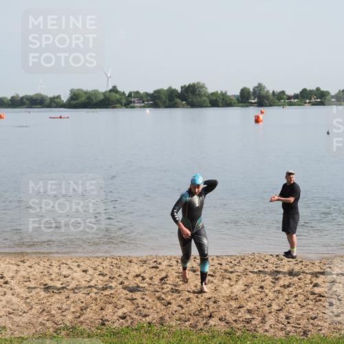 21.06.2025 - 27. Vierlanden-Triathlon MichiJ http://msf.ph/oto/7979146 15.06.2026 08:53:46 Schwimmen 202 meine-sportfotos.de