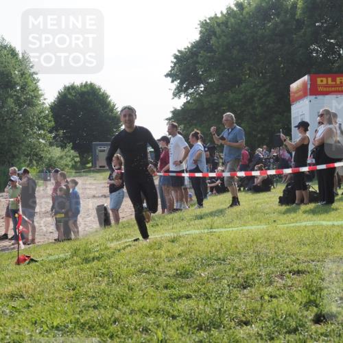 15.06.2025 - 27. Vierlanden-Triathlon KatJ http://msf.ph/oto/7979149 15.06.2025 08:43:02 Schwimmen 18, 72, 137, 154 meine-sportfotos.de