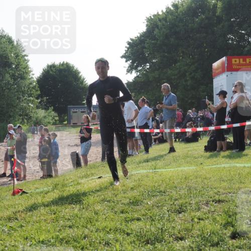 15.06.2025 - 27. Vierlanden-Triathlon KatJ http://msf.ph/oto/7979158 15.06.2025 08:43:02 Schwimmen 18, 72, 137, 154 meine-sportfotos.de
