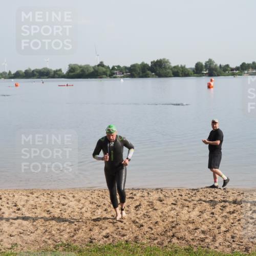 21.06.2025 - 27. Vierlanden-Triathlon MichiJ http://msf.ph/oto/7979183 15.06.2026 08:54:49 Schwimmen 108 meine-sportfotos.de