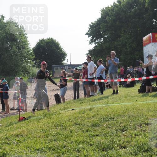 15.06.2025 - 27. Vierlanden-Triathlon KatJ http://msf.ph/oto/7979185 15.06.2025 08:43:06 Schwimmen 18, 72, 100, 137 meine-sportfotos.de