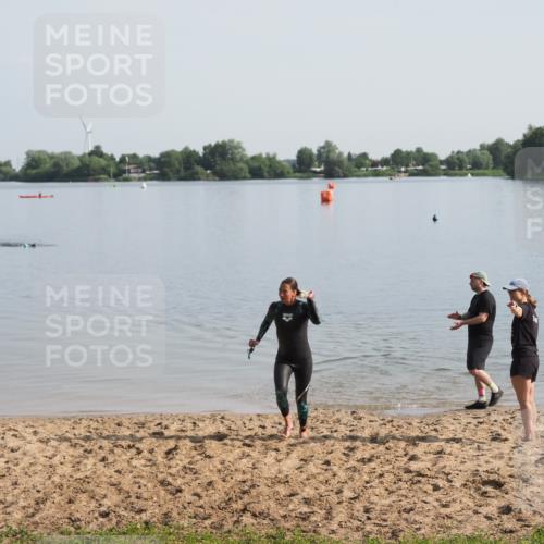 21.06.2025 - 27. Vierlanden-Triathlon MichiJ http://msf.ph/oto/7979187 15.06.2026 08:55:36 Schwimmen 225 meine-sportfotos.de