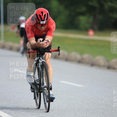 15.06.2025 - 27. Vierlanden-Triathlon H.Heesch http://msf.ph/oto/7979188 15.06.2025 10:27:27 Radfahren 165, 176, 492, 522, 549, 628 meine-sportfotos.de